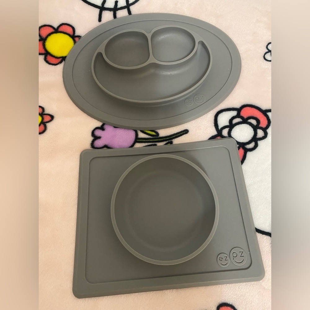 EZPZ Gray Silicone Kids Placemat Set